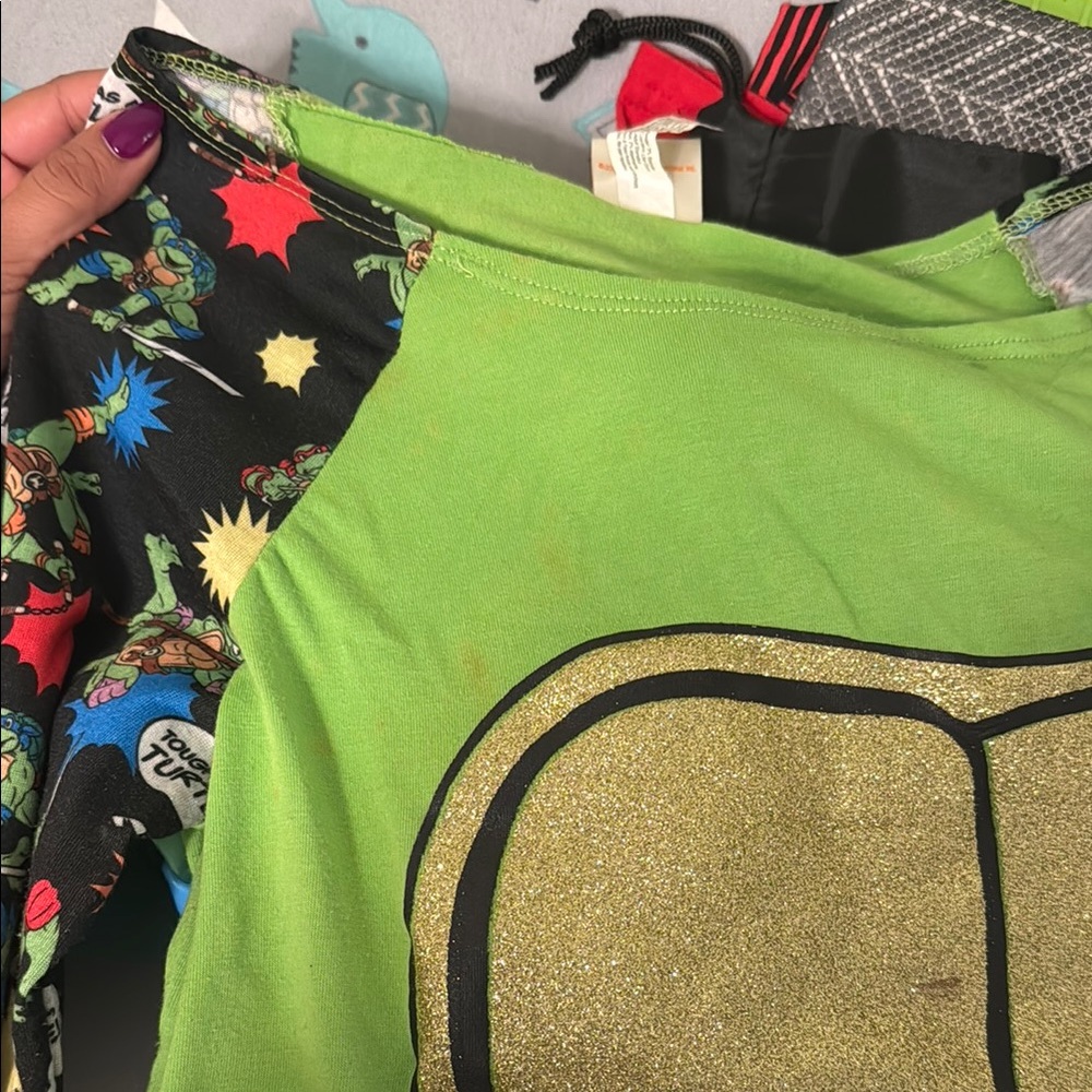 TMNT Costume with Green and Red Accents - Picture 5 of 5